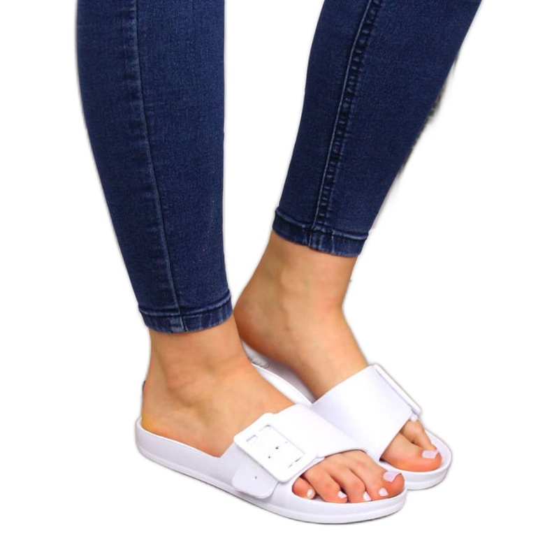 Plážové pantofle Big Star W FF274A391 bílé bílý