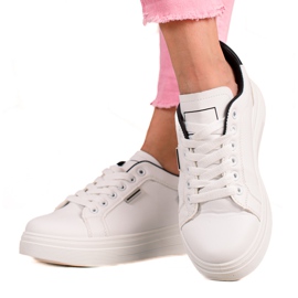 Ideal Shoes Bílé tenisky z eko kůže bílý černý