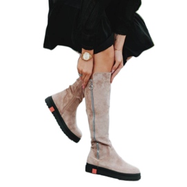 Béžové ploché zdobené kozačky Liana béžový