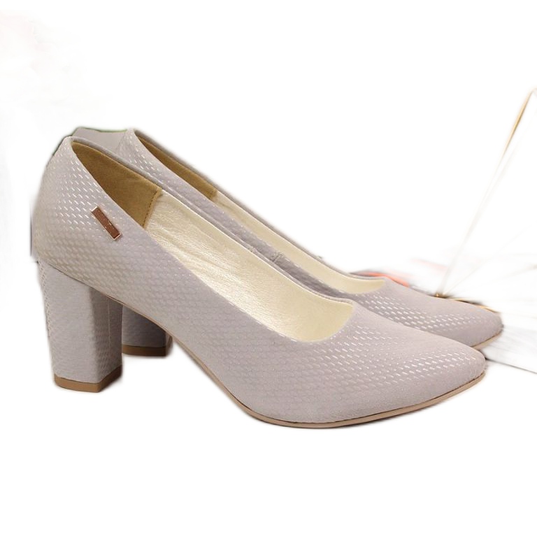 Lodičky na sloupku Monique W AN866A šedá