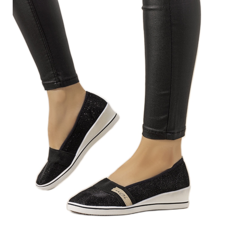 Černé tenisky na klínku od Burris černá Černé tenisky na klínku od Burris černá