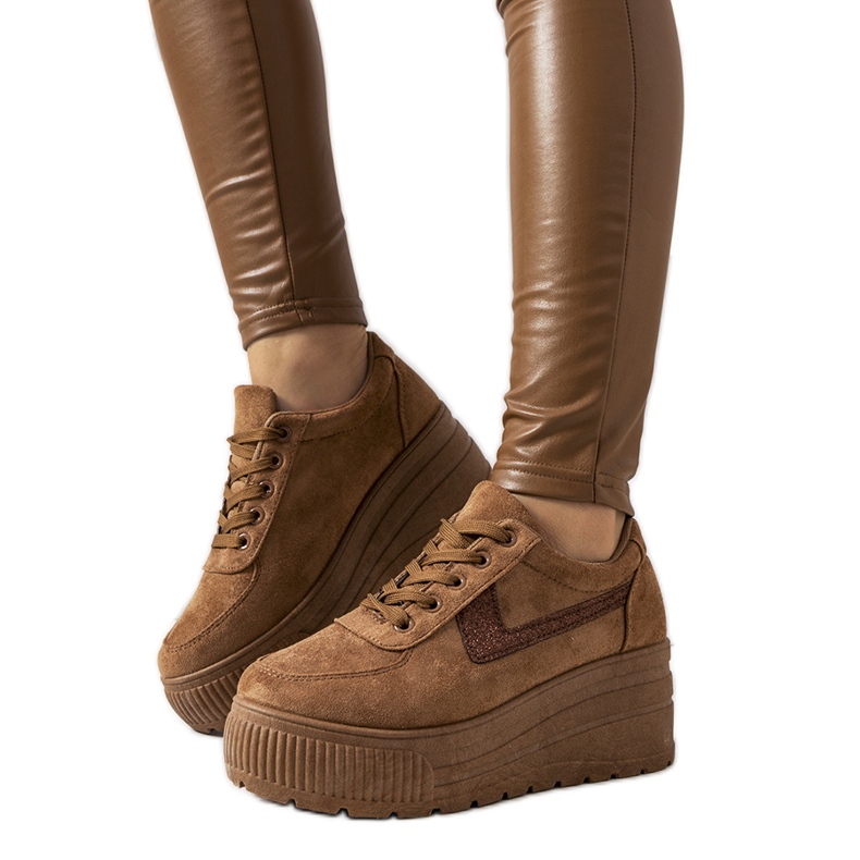 Hnědé tenisky s vysokou botanickou podrážkou hnědý