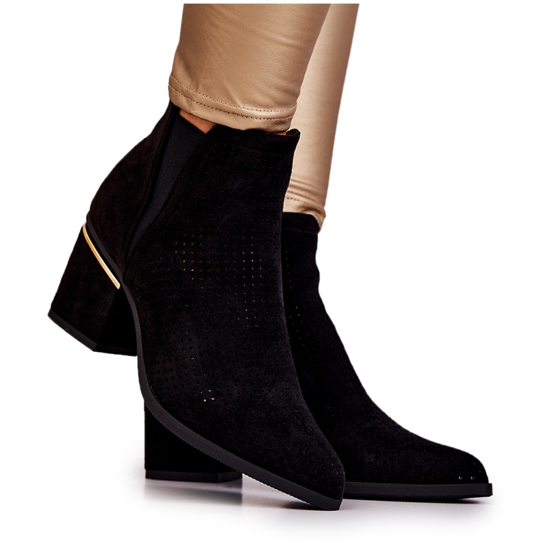 PS1 Černé semišové prolamované kovbojské boty Helloni černá