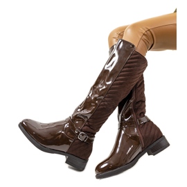 Hnědé lakované kozačky Timotea hnědý