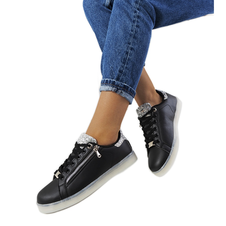 Černé tenisky s LED diodami Caldwell černá