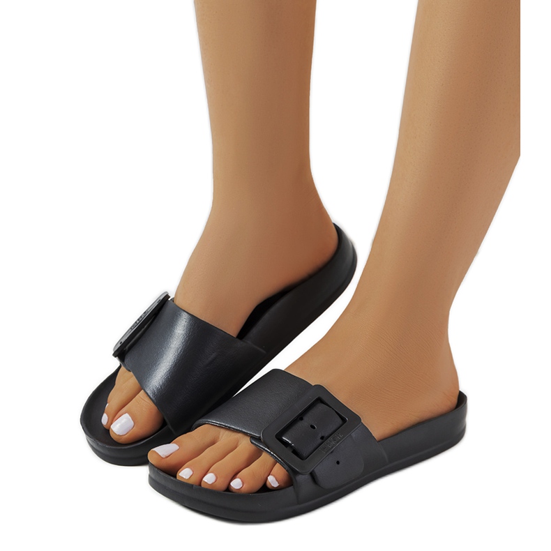 Černé pantofle Big Star FF274A389 černá