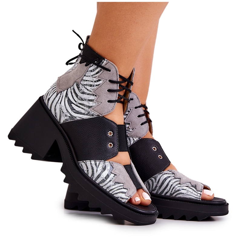 Maciejka 05321-03 Šedočerné kožené kozačky černá stříbrný