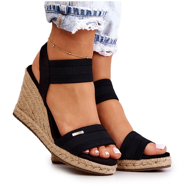 Dámské sandály na klínku Big Star JJ274976 Černá