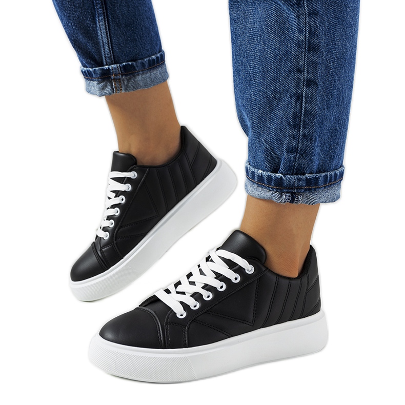 Černé tenisky s masivní podrážkou Matthew černá