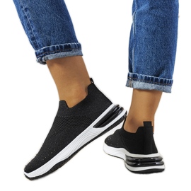 Černé sportovní slip-on tenisky od Winston černý