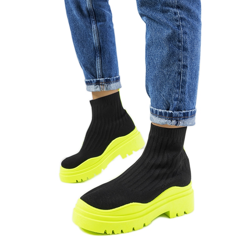 Černé a zelené vysoké tenisky značky Marks černá