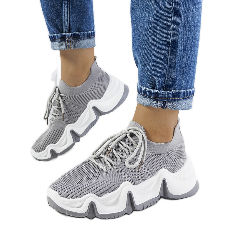 Šedé sportovní tenisky od Thornber šedá Šedé sportovní tenisky od Thornber šedá