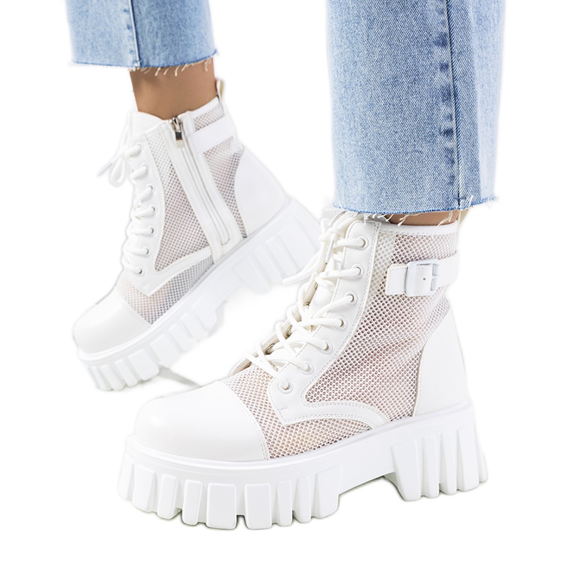 Bílé kozačky s prolamovaným svrškem Potts bílý