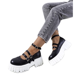 Černé boty na traktorové podrážce od Jonell černý