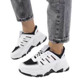 Bílé tenisky s výřezy od Heck bílý černý