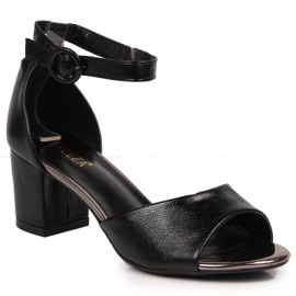 Černé sandály na sloupku Vinceza W JAN96A černá