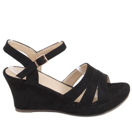 Černé sandály na klínku Nirali černá