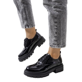 Černé boty na traktorové podrážce od Markuse černý