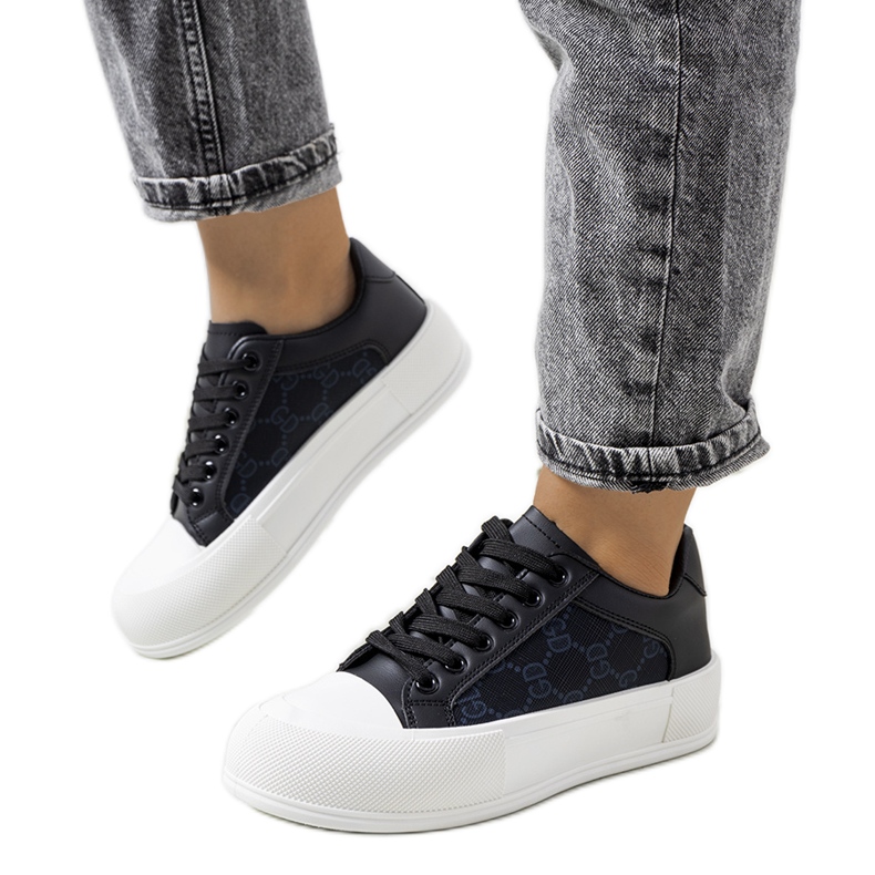 Černé tenisky na platformě Birkett černá