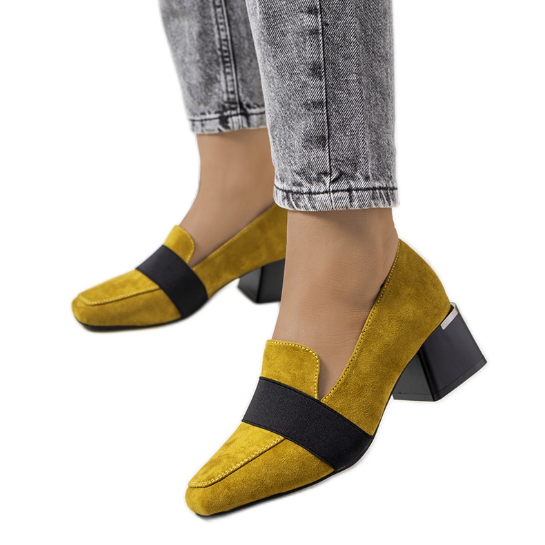 Žlutí brožové na Ardenově postu černá žlutá