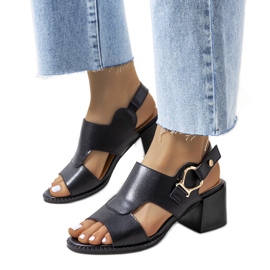 BM Černé sandály na sloupku Lamia černá BM Černé sandály na sloupku Lamia černá