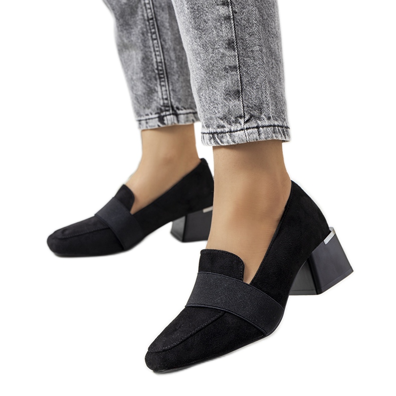 Černé brogy na Ardenově postu černá