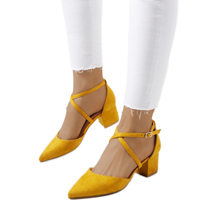 Žluté lodičky na sloupku Terra žlutá