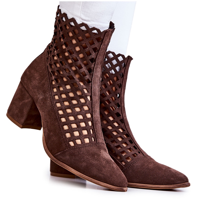 Semišové prolamované kozačky na vysokých podpatcích Nicole 2638 Tmavě hnědá hnědý