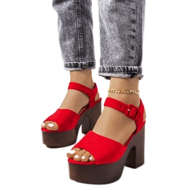 Červené sandály na platformě Duncan