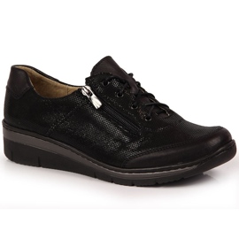 Černé lesklé kožené boty Helios 334 černá