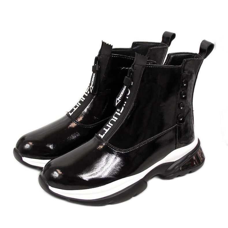 Dámské černé lakované tenisky T.Sokolski černá