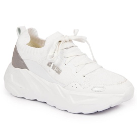 Dámské bílé sportovní boty na platformě Big Star JJ274604 bílý