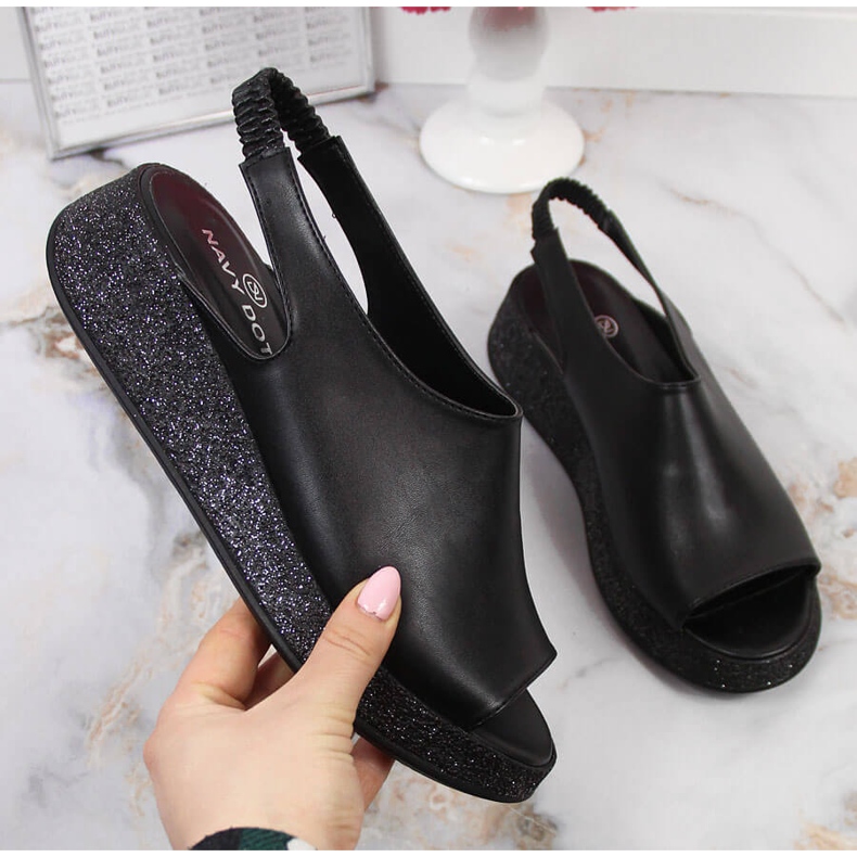 Dámské černé sandály na platformě Navy Dot černá