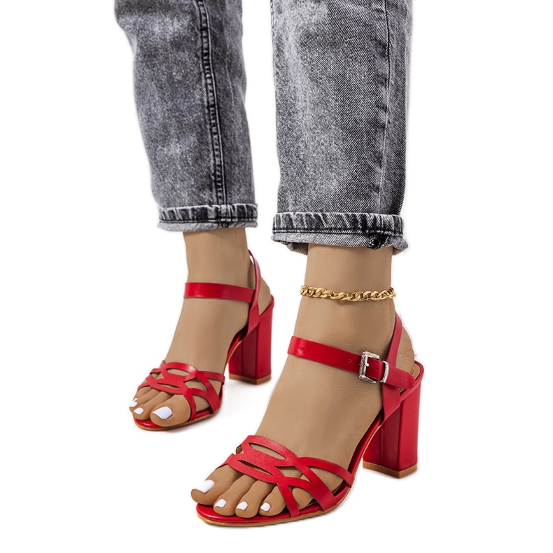 Červené sandály na sloupku Dolling