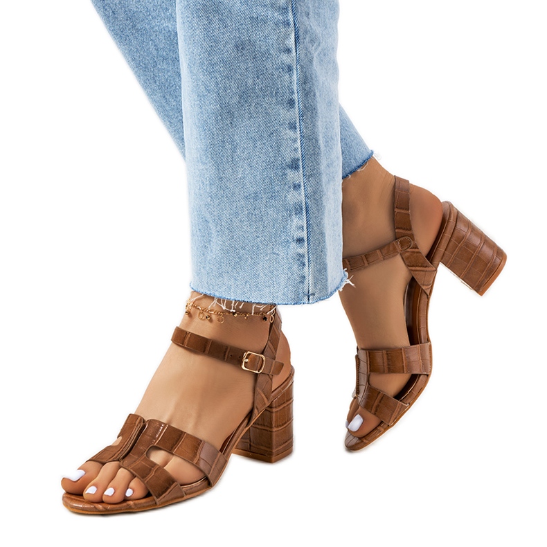 Hnědé sandály na sloupku Haiden hnědý