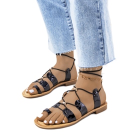 Černé lakované sandály Albertis černý