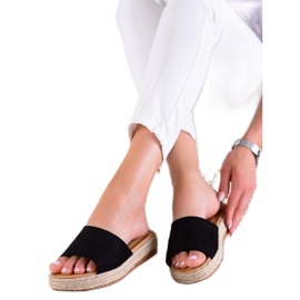 TRENDI Módní pantofle na platformě černý