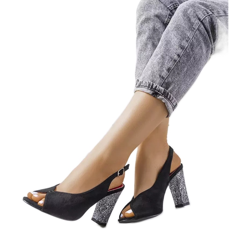 Černé semišové sandály od Bonnie černá