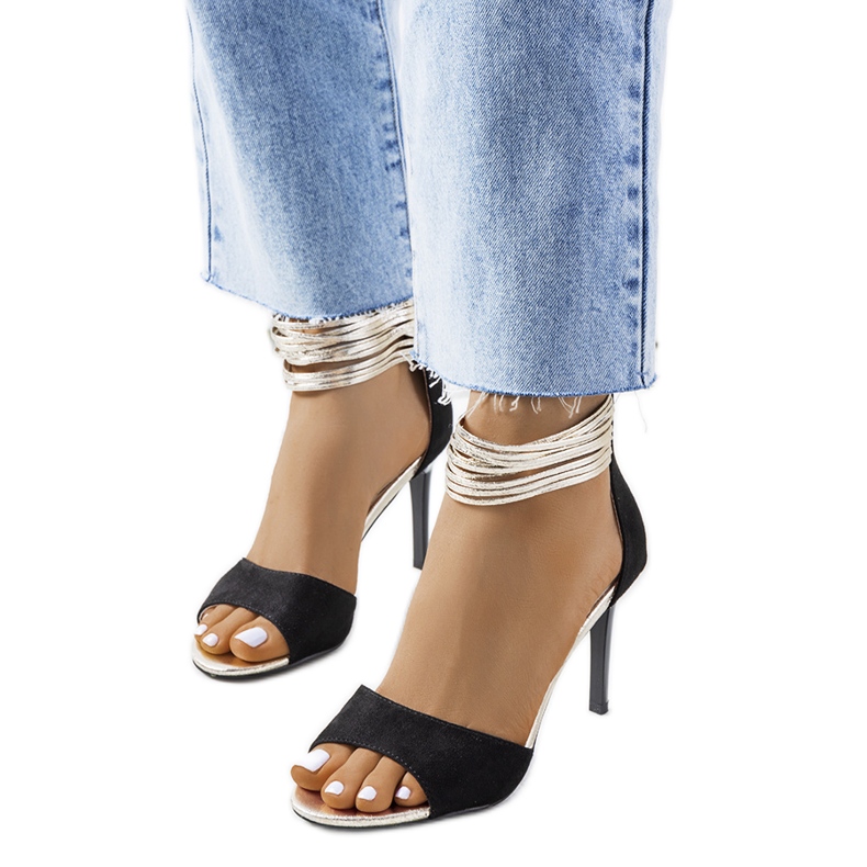 Černé sandály na vysokém podpatku značky Vasquez černá Černé sandály na vysokém podpatku značky Vasquez černá