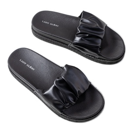 Černé pantofle na platformě Baldwin černý