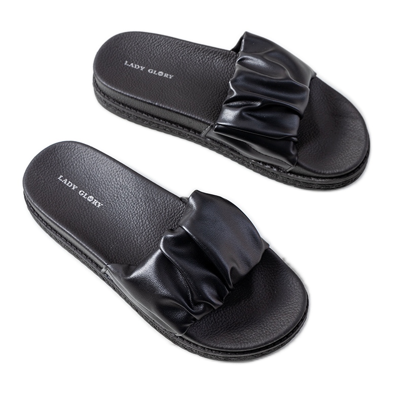 Černé pantofle na platformě Baldwin černá