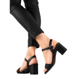 Cm Paris Sandály S Ozdobnou Sponou černý