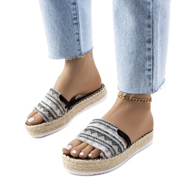 Černé pantofle na platformě Ana černý