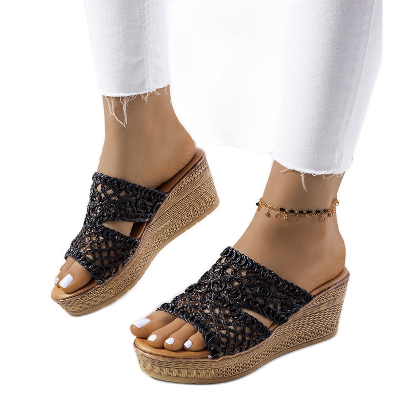 Černé podpatky Clara na klínku černá