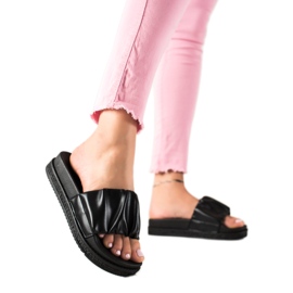 SHELOVET Černé pantofle na platformě černý