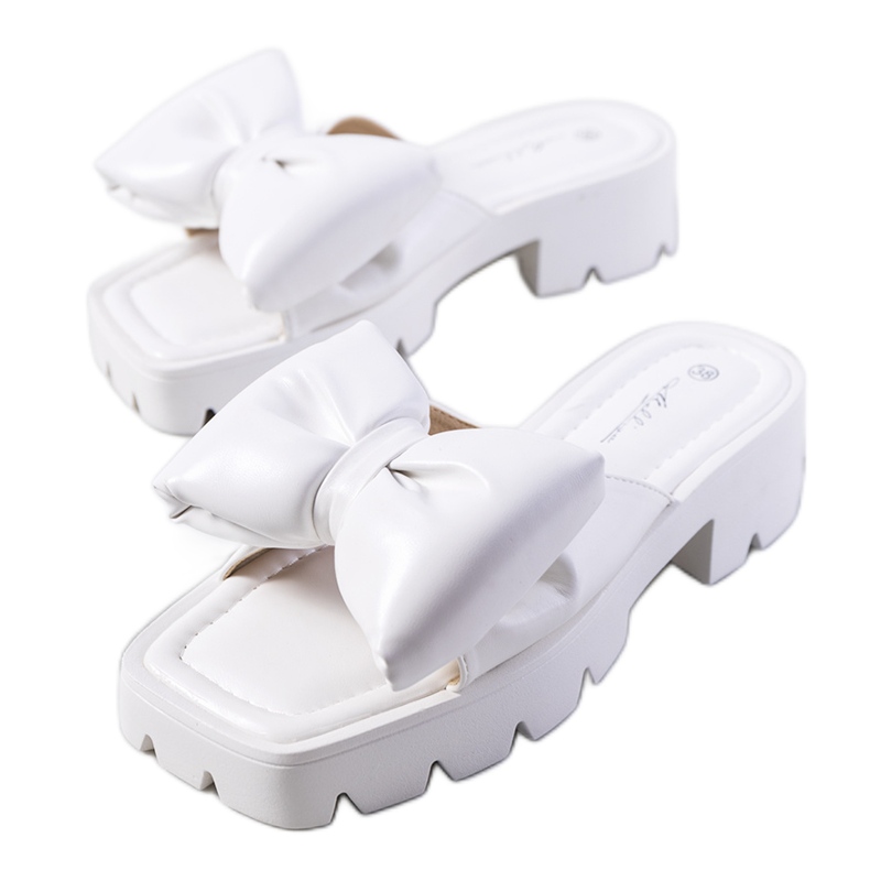 Bílé pantofle na podrážce traktoru Platt bílý