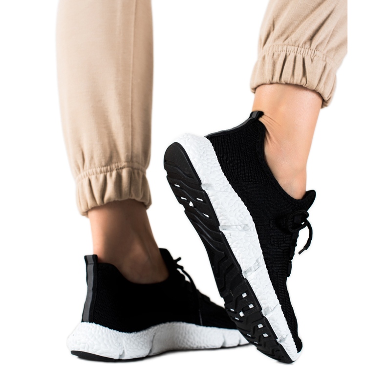 SHELOVET Černé sportovní tenisky černá