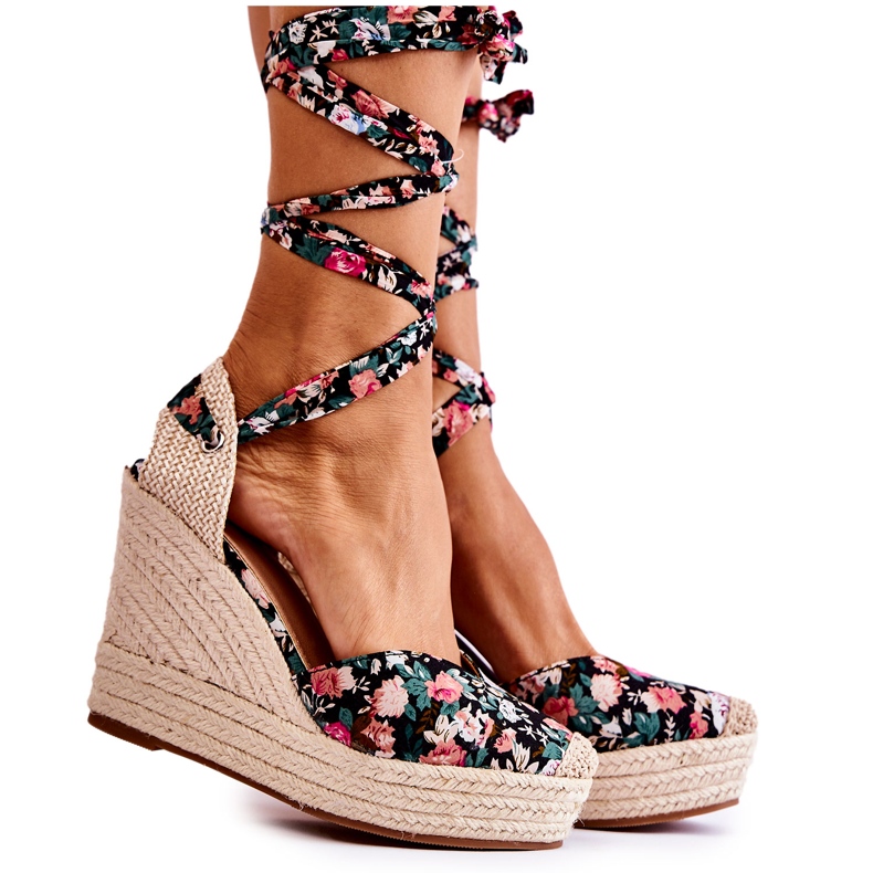 FB2 Módní sandály na klínu Black Lamela černá vícebarevný