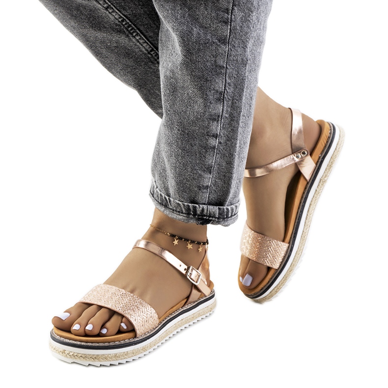 Zlaté sandály na zdobené platformě Acton zlatý Zlaté sandály na zdobené platformě Acton zlatý