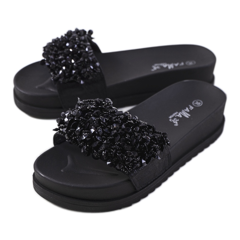 Černé pantofle na platformě Marthas černá